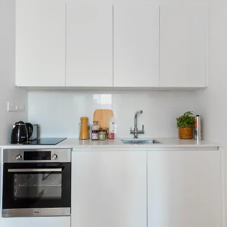 Sanders Crystal 2 Limassol